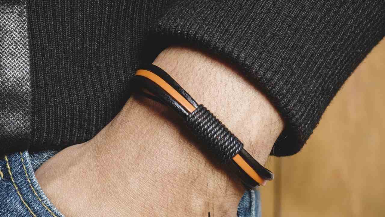como usar pulseira masculina